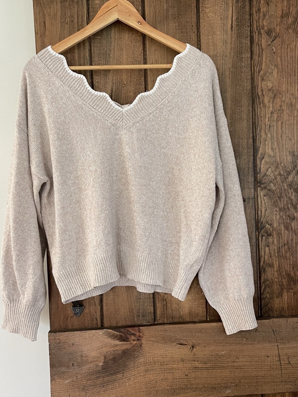 Shein Beige & White Scallop Hem V Neck Tie Bow Back Sweater Medium
